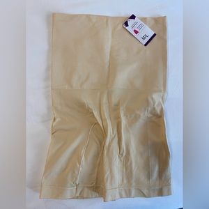 Shapermint HIGH-WAISTED
SHAPER SHORT